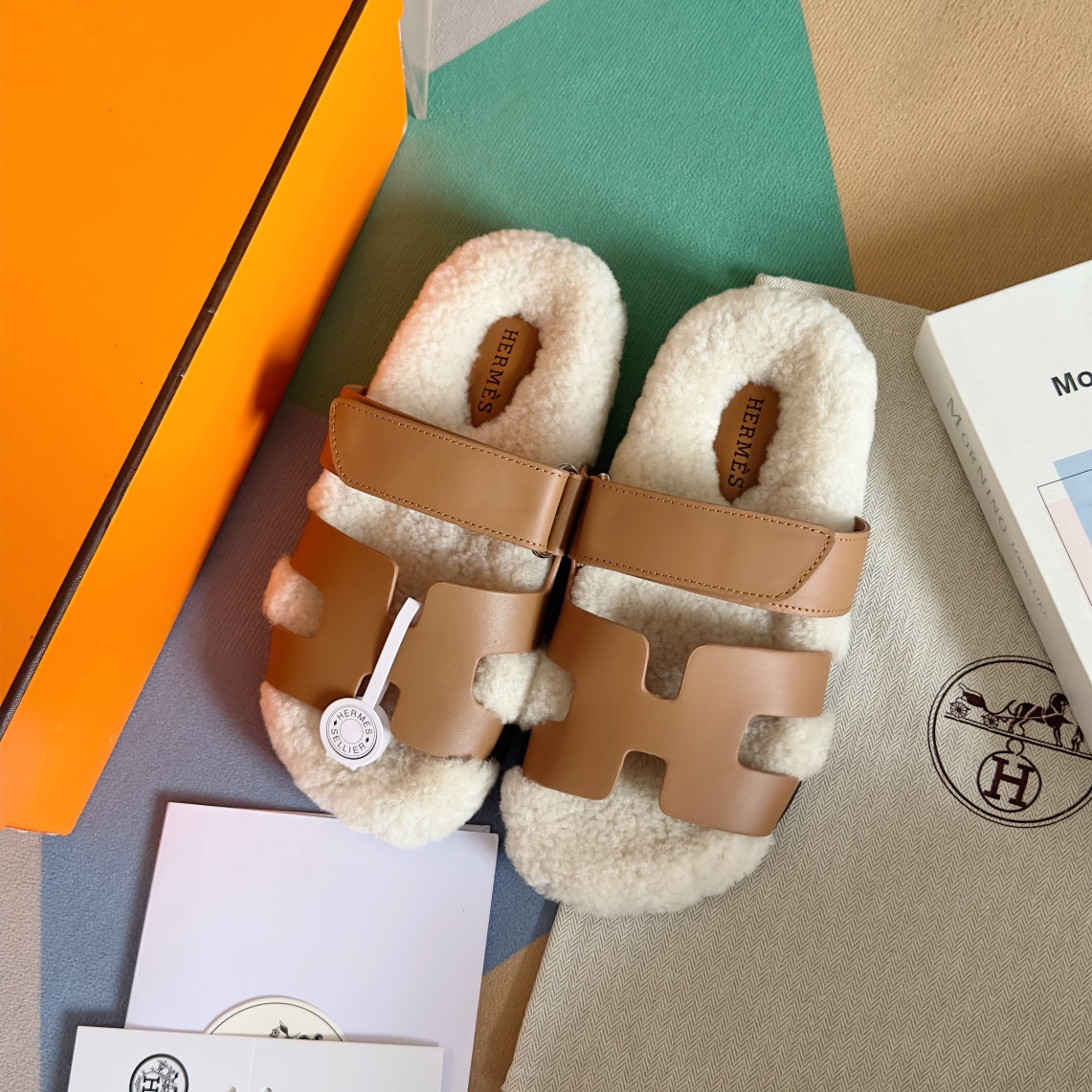UA H**me5 Chypre sandal