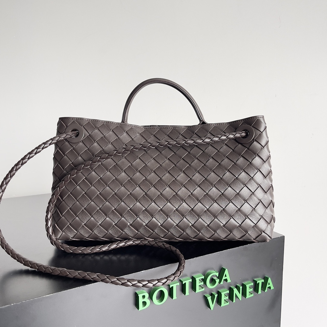 B0tt*ga Ven*ta East-West Andiamo 29x10x18CM