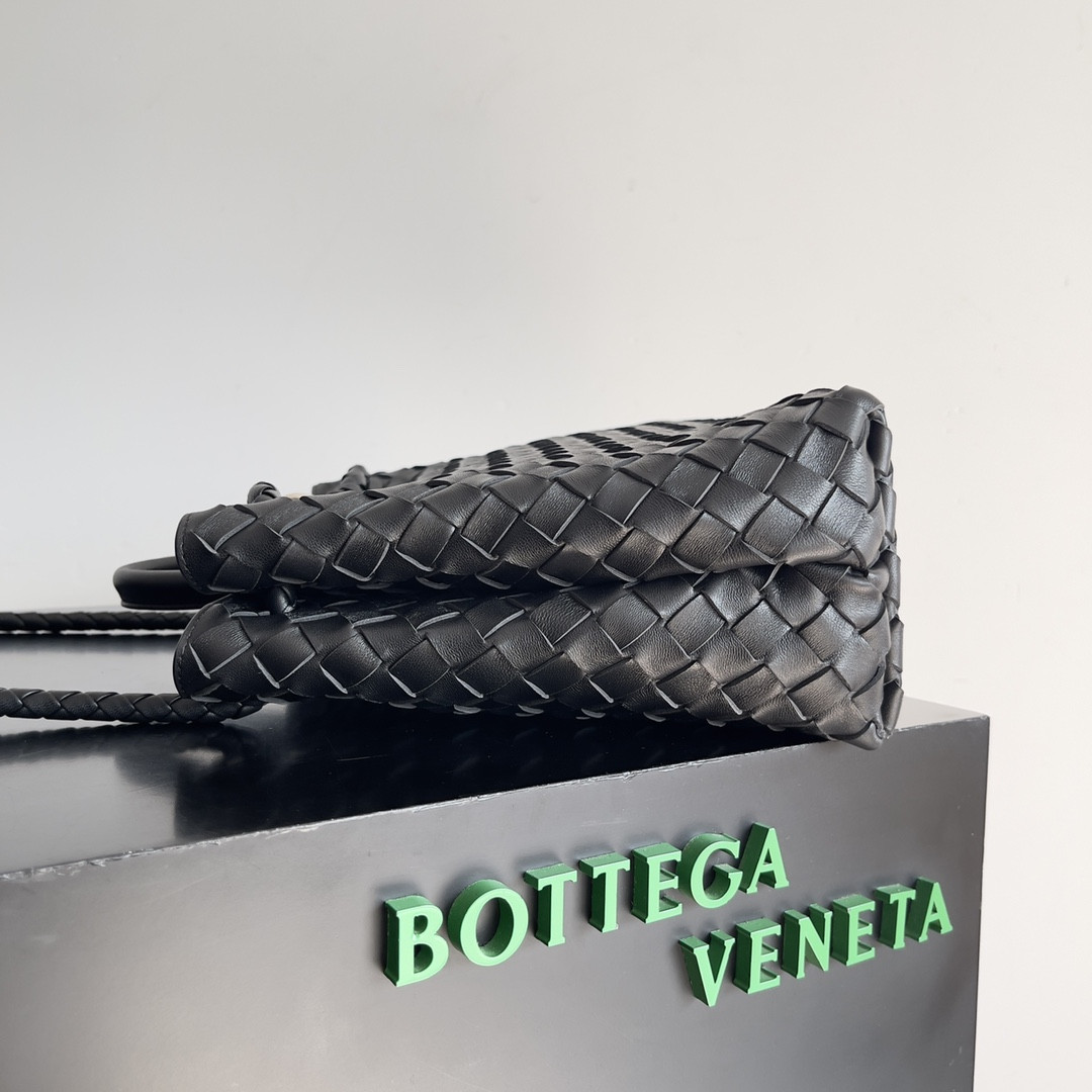 B0tt*ga Ven*ta Medium Andiamo 32x25x11CM