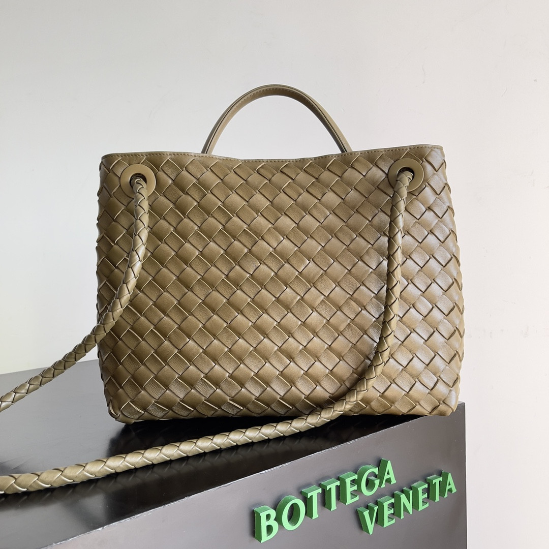 B0tt*ga Ven*ta Medium Andiamo 32x25x11CM