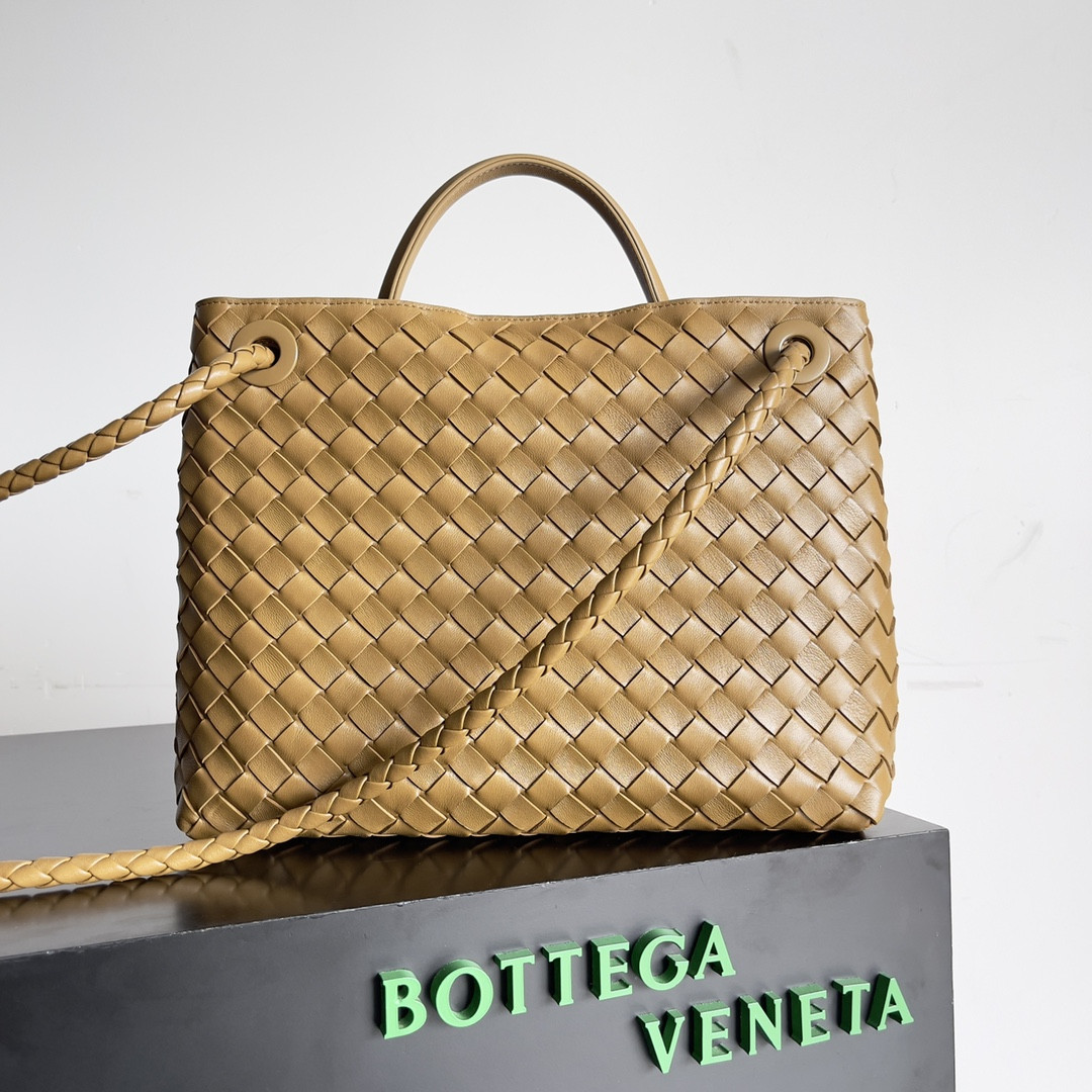B0tt*ga Ven*ta Medium Andiamo 32x25x11CM