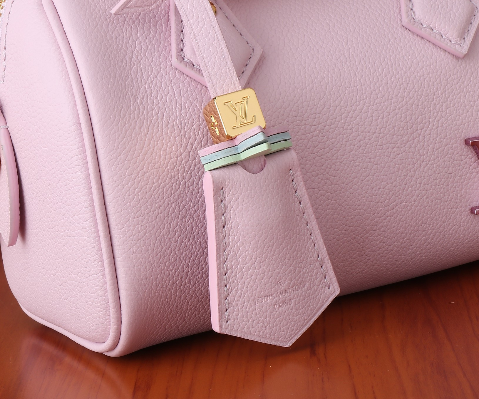 LV Speedy 18 M24598 18x12.5x11CM