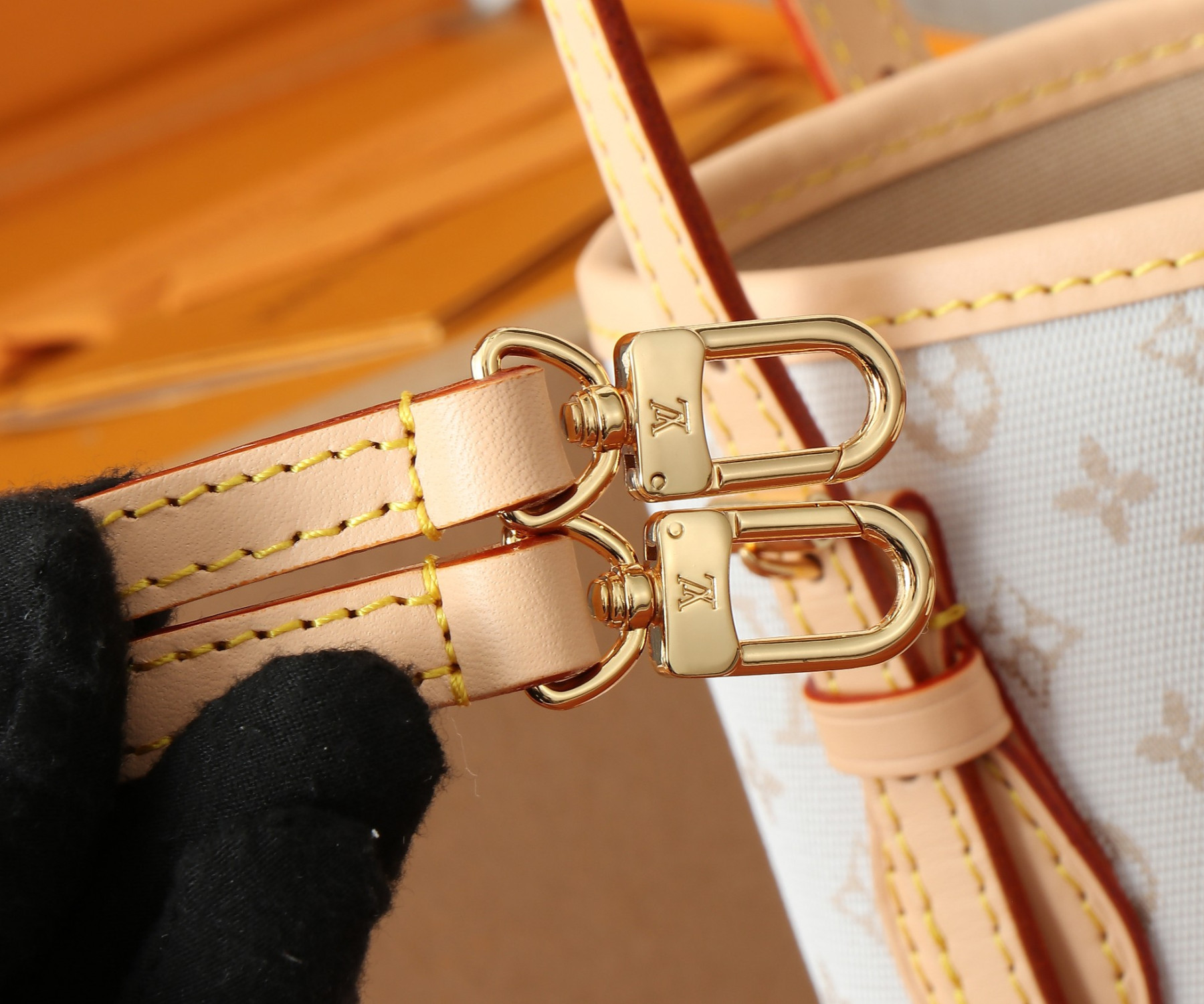 LV Match Nano Bucket  M12317 13x17x9CM