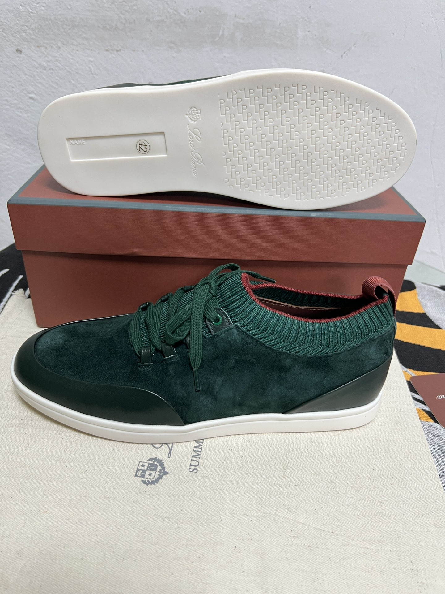 UA L0r0 P1ana Soho Walk Sneaker
