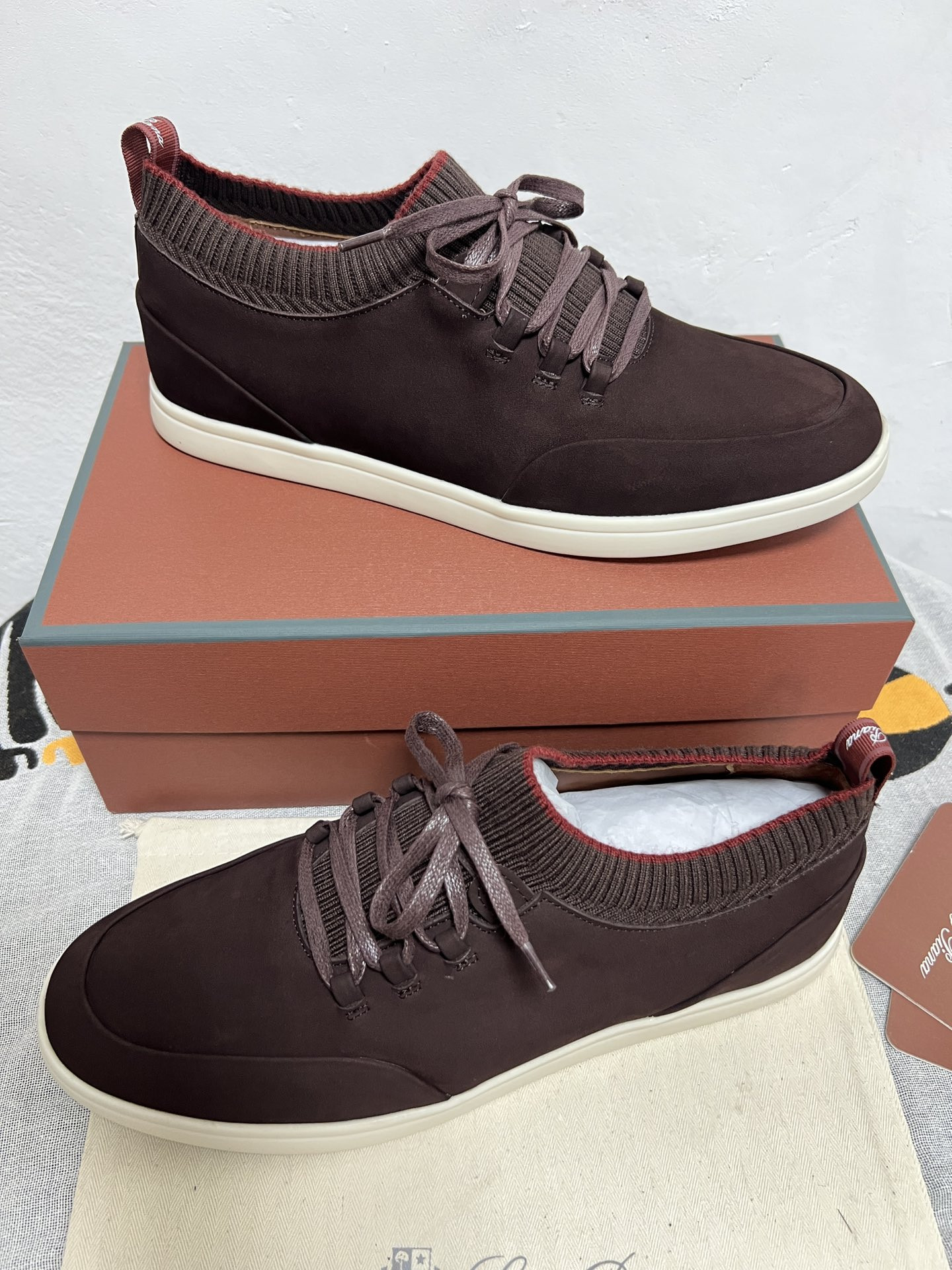 UA L0r0 P1ana Soho Walk Sneaker
