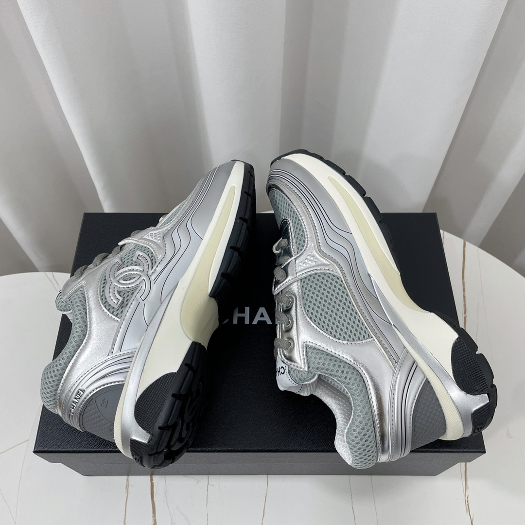 UA Ch**el SNEAKER
