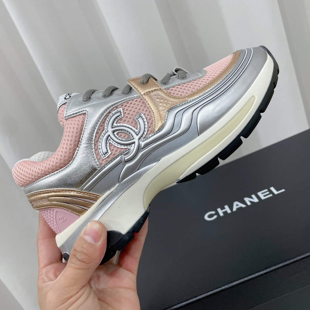 UA Ch**el SNEAKER