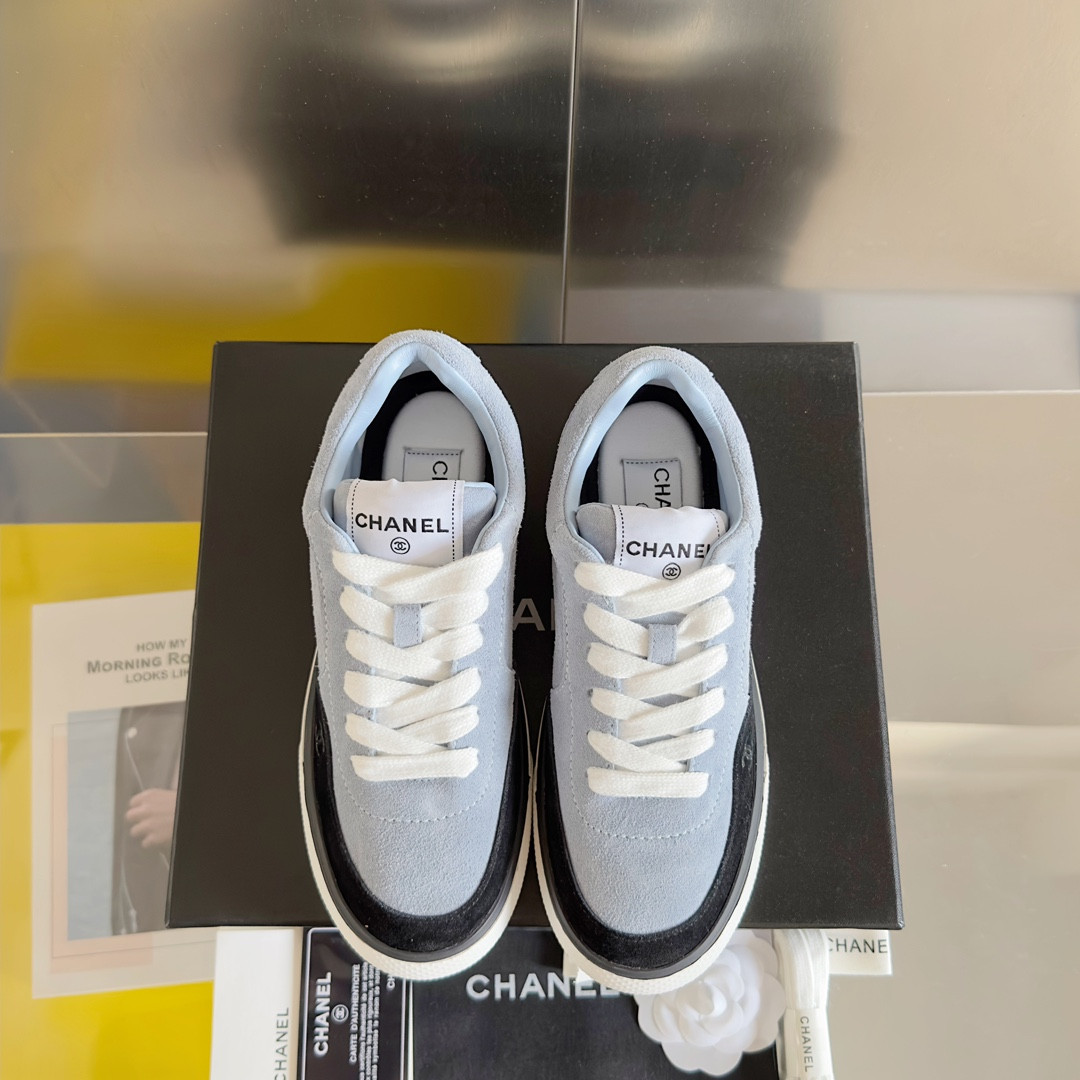 UA Ch**el SNEAKER