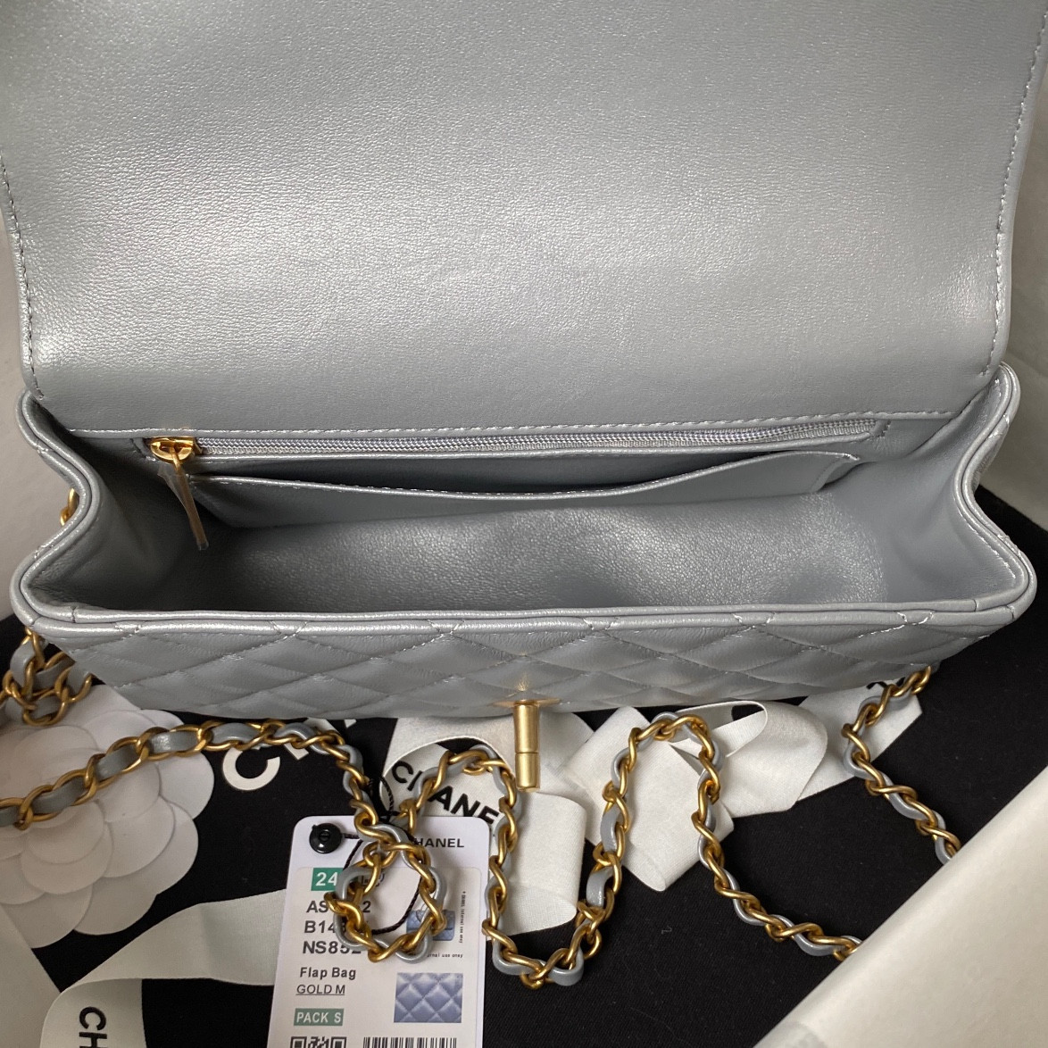 Ch**el MINI CLASSIC HANDBAG WITH TOP HANDLE 12 × 20 × 6 CM