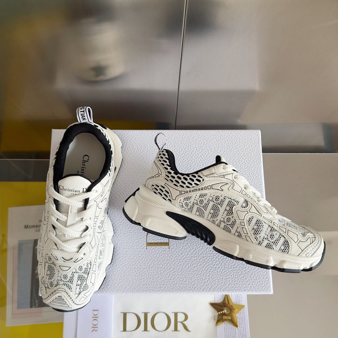 UA D10r Vibe Sneaker