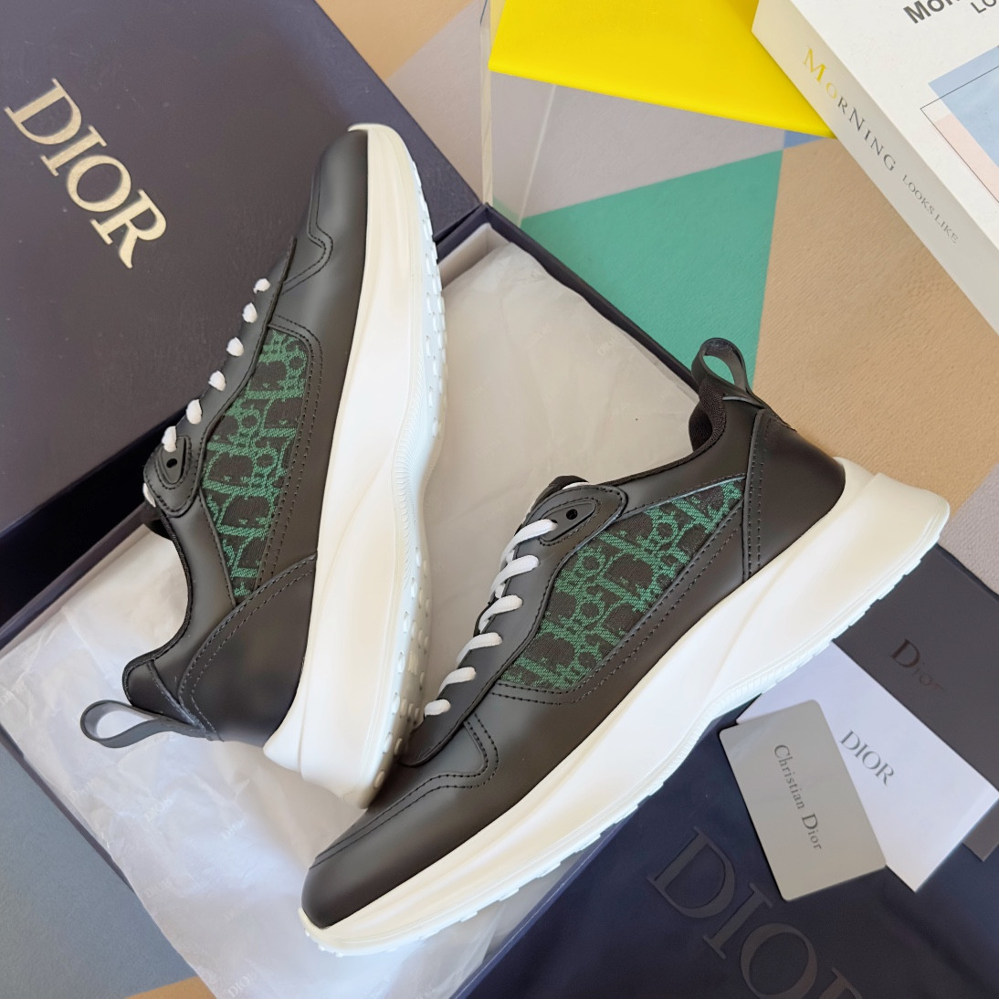 UA D10r B25 Runner Sneaker