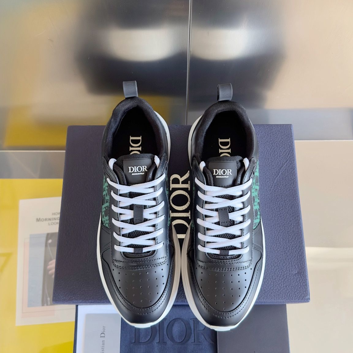 UA D10r B25 Runner Sneaker