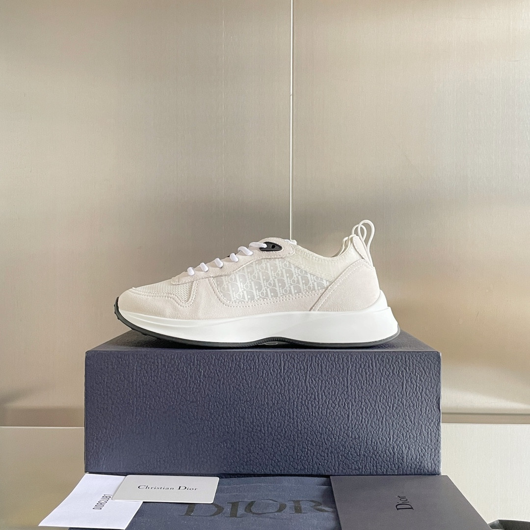 UA D10r B25 Runner Sneaker