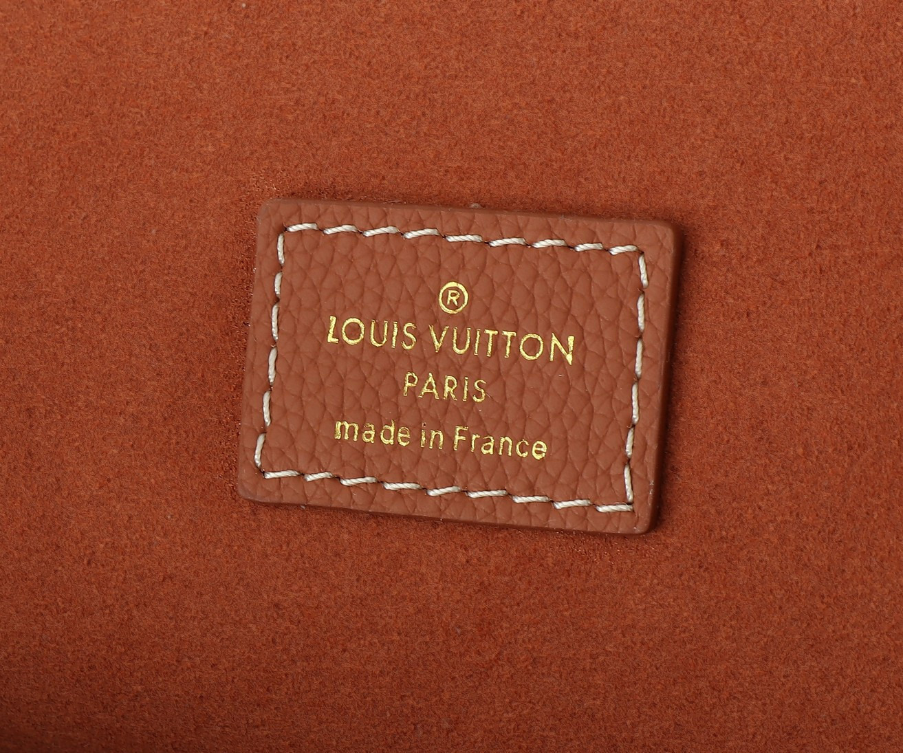 LV Low Key Cabas MM M25342 47x30x14cm