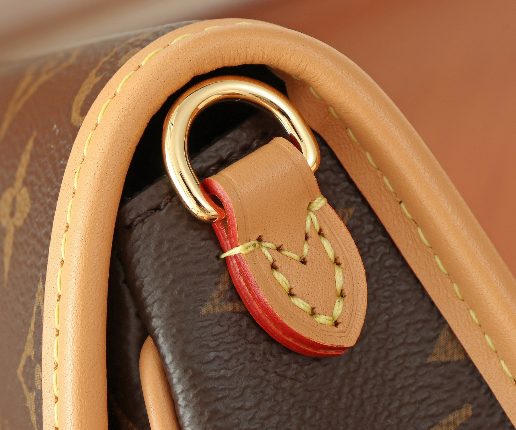 LV Nano Diane M83298 19x10.5x6cm