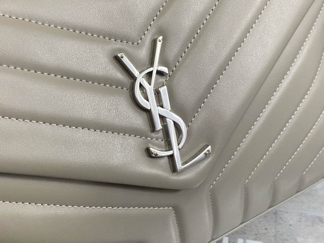 Y51 LOULOU QUILTED LEATHER 32x22x9cm
