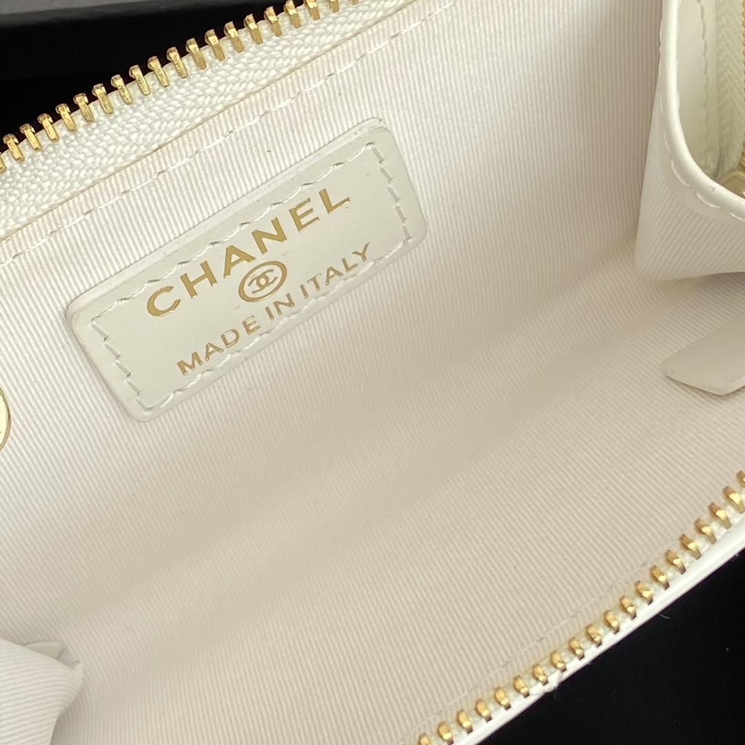 Ch**el Card holder 11.5×7.5×1.5cm