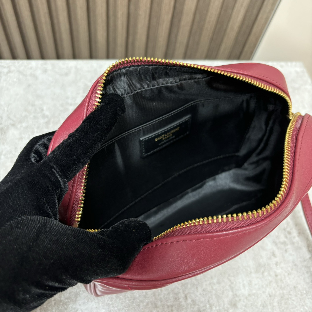 Y51 LOU camera bag in quilted leather 23x16x6cm
