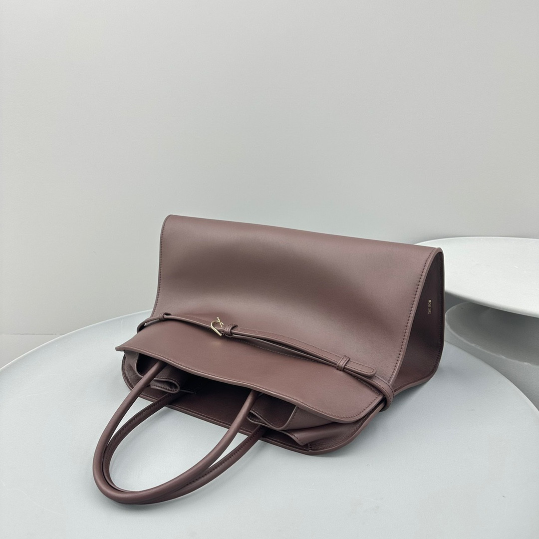 The R0w Margaux belt 15 38.5x16x30cm