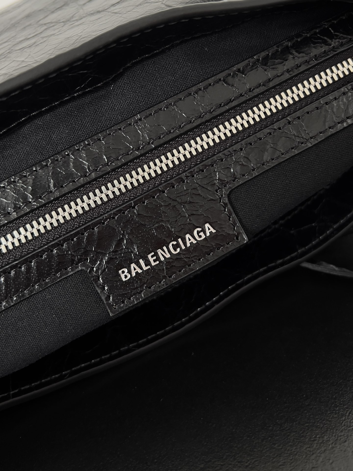 Ba1en*iaga Le Cagole Mini Flap Bag in Black 20 x 14 x 5 cm