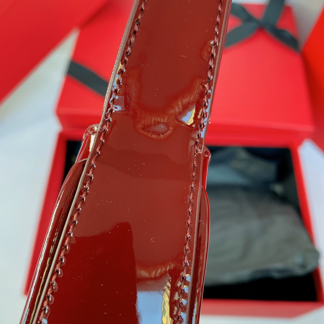 Y51 LE 5 À 7 Mini (Patent Leather) 19 x 11.5 x 4.5 CM