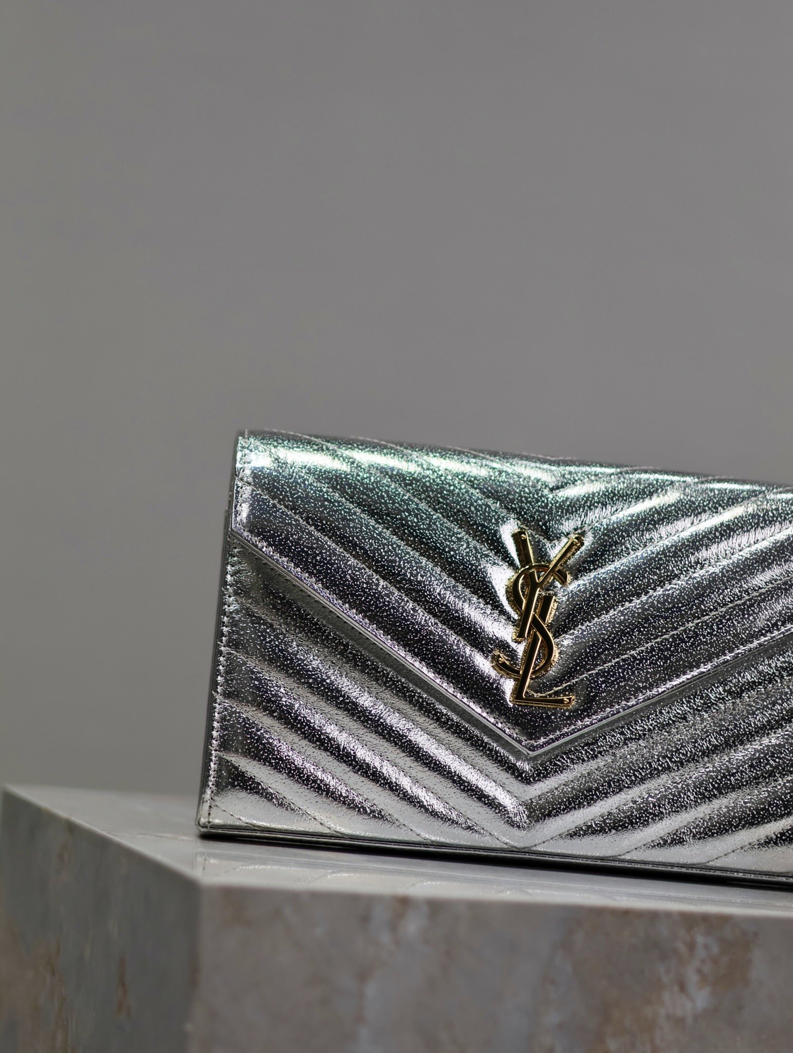 Y51 Cassandra Monogram Classic Chain Wallet  22.5 x 14 x 4cm