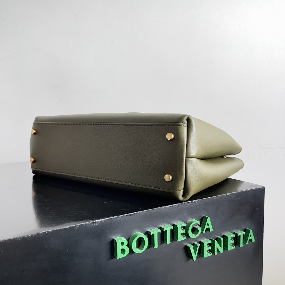 B0tt*ga Ven*ta Medium Andiamo 32x25x11CM