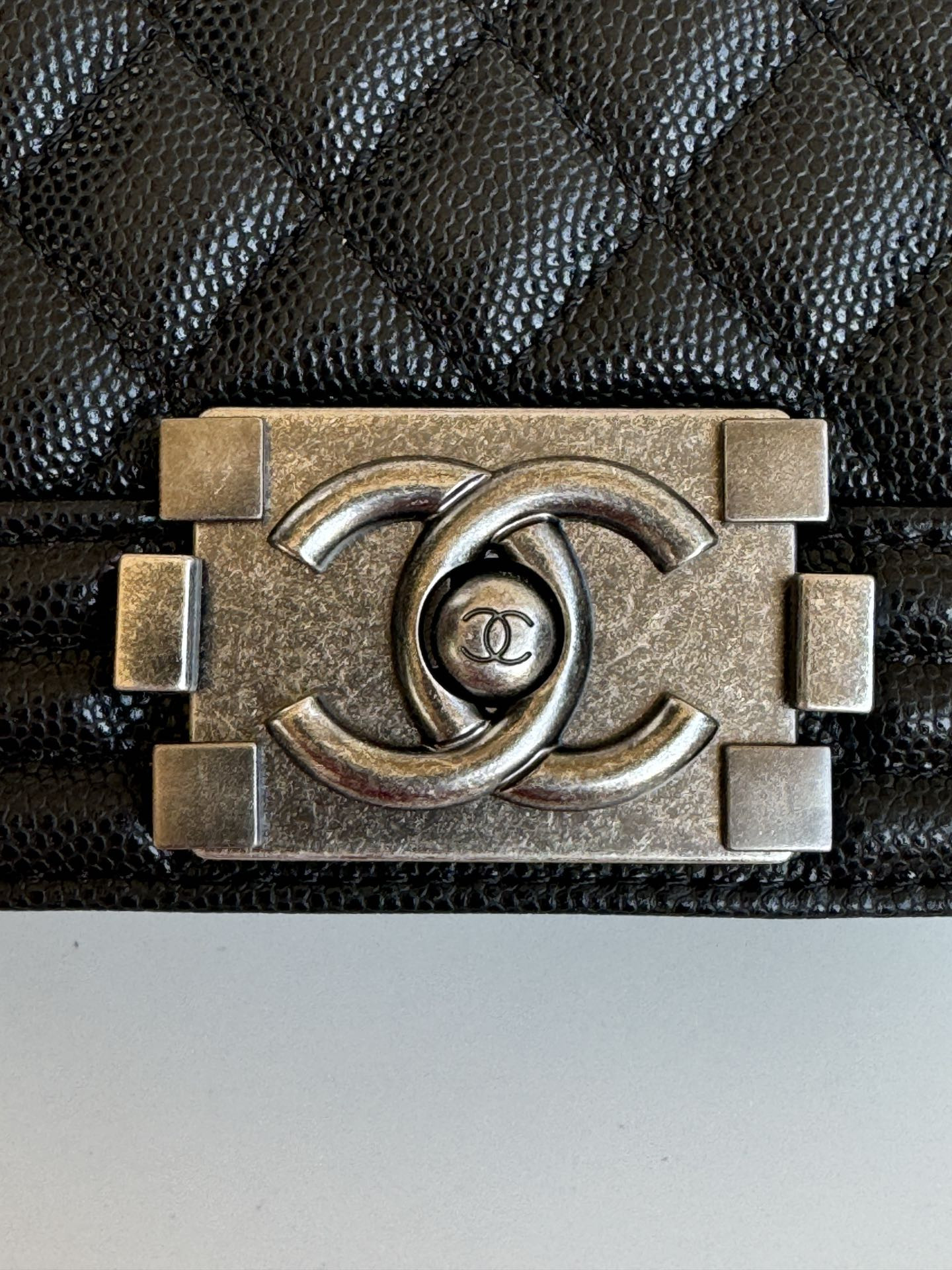 Ch**el  Leboy  14.5x 20x 8.4cm