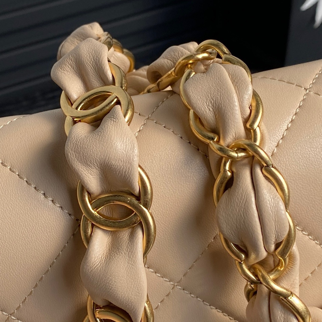 Ch**el FALL-WINTER 2024-25 SMALL FLAP BAG 13x21x7cm