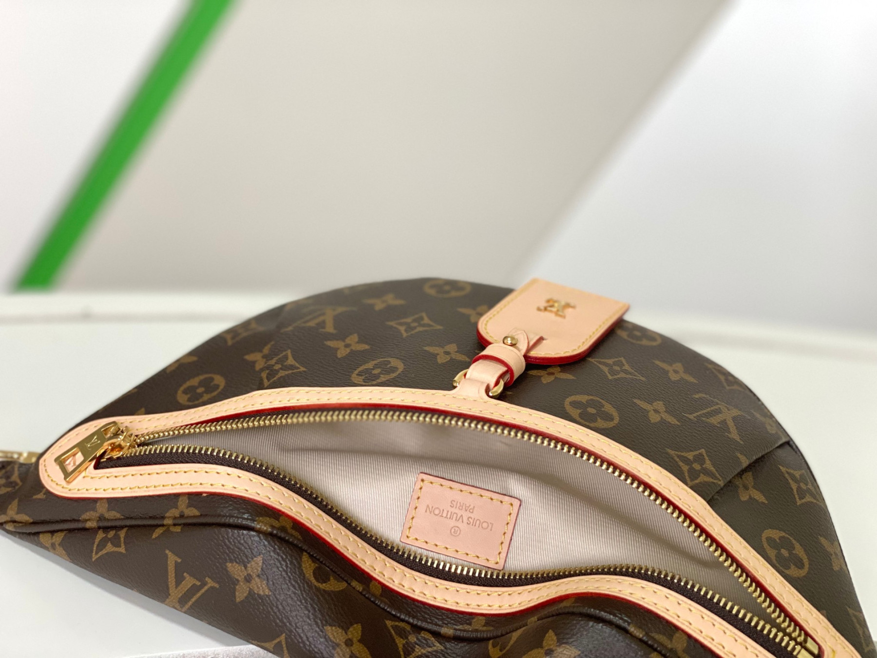 LV High Rise M46784 15 x 6.3 x 3.1 inches