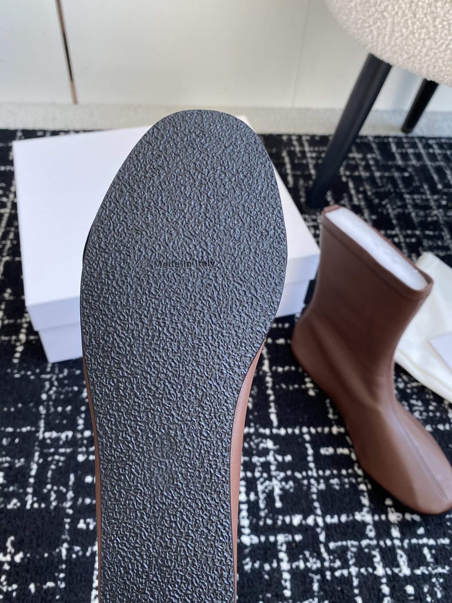 UA The R0w Boot