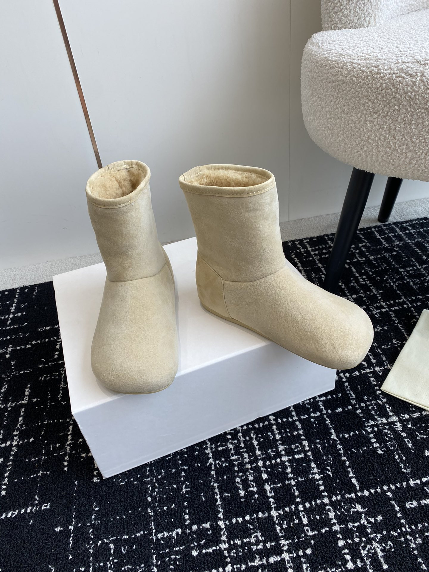 UA L0ew* Boot