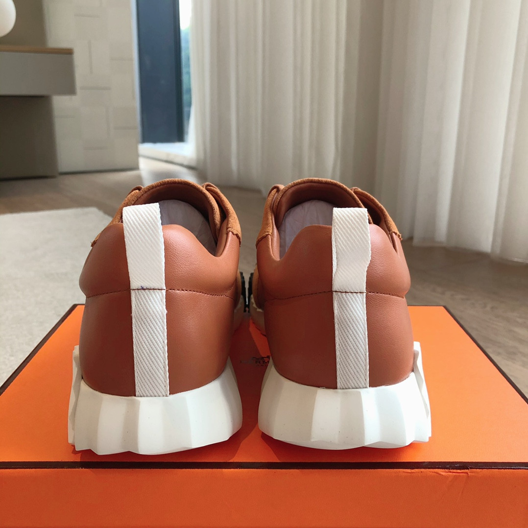 UA H**me5 Bouncing Sneaker