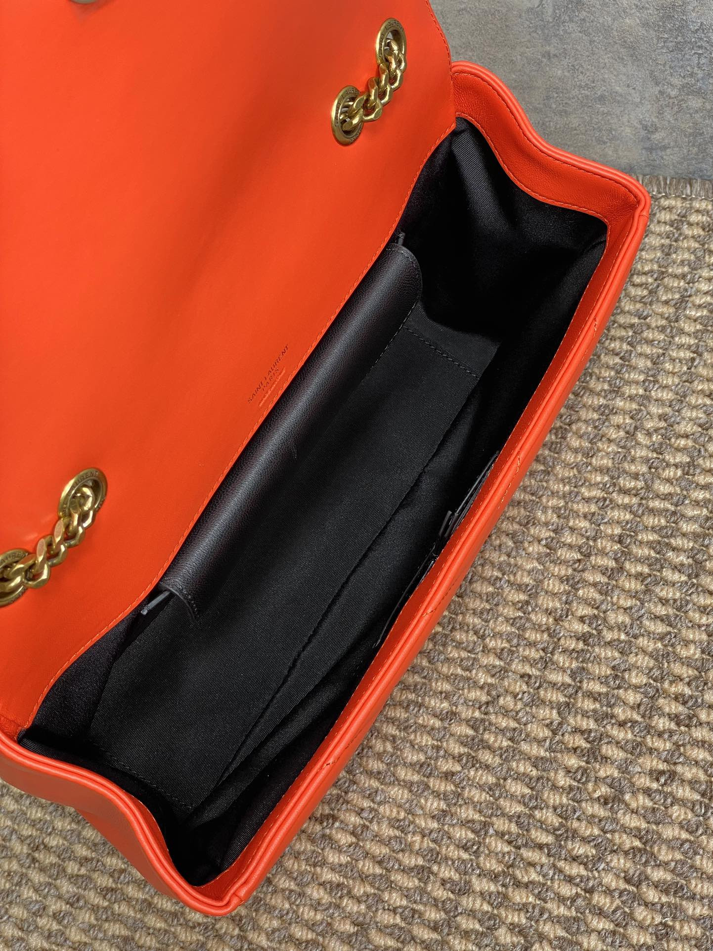 Y51 LOULOU medium in MATELASSÉ lambskin 29x17x8cm