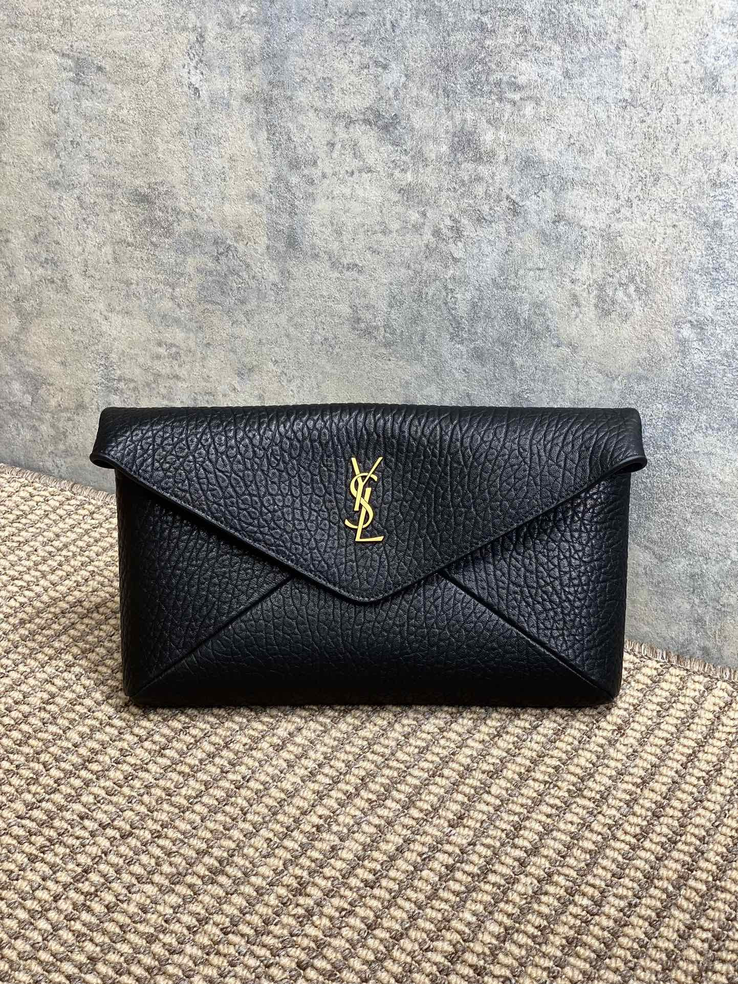 Y51 CASSANDRE large envelope pouch in lambskin 29.5x18x4.5cm