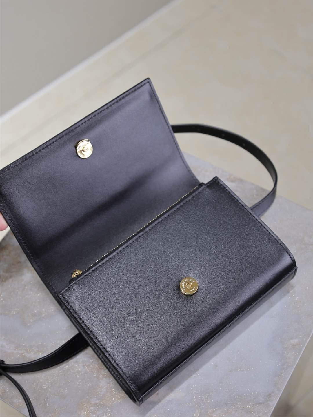 Y51 kate belt bag in grain de poudre-embossed leather 18x12x4.5cm
