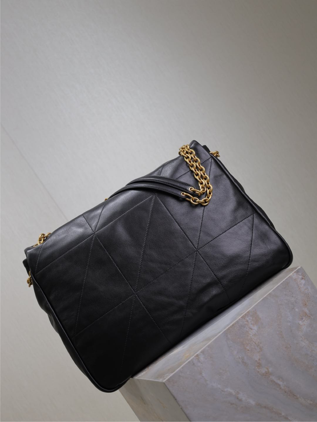 Y51 large jamie 4.3 in lambskin 43x29x9cm
