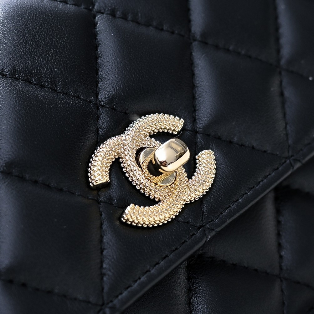 Ch**el Clutch with Chain 11x18.5x6cm
