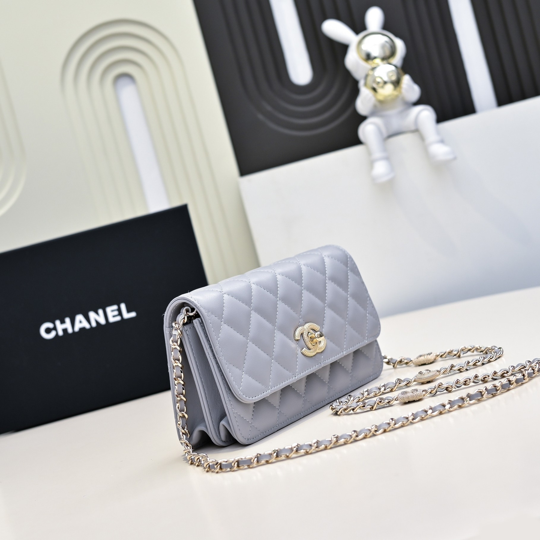 Ch**el Clutch with Chain 11x18.5x6cm