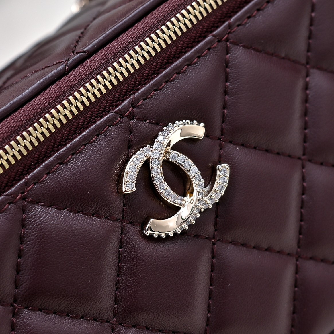 Ch**el Clutch With Chain 17cm