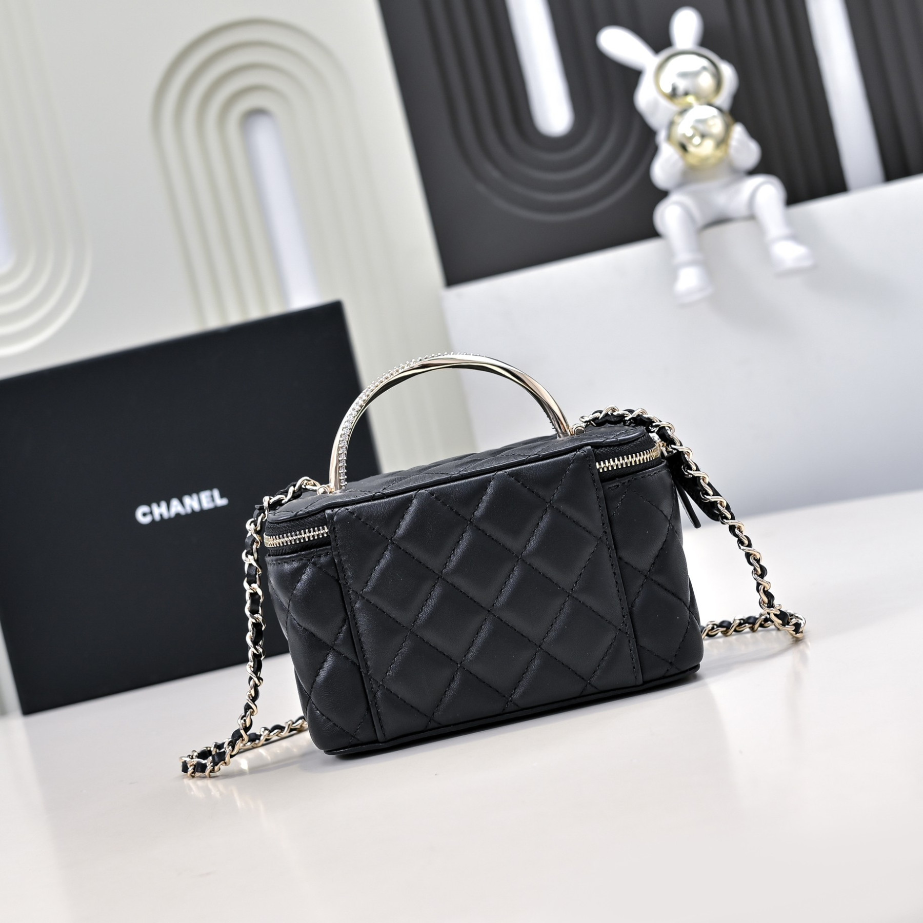 Ch**el Clutch With Chain 17cm