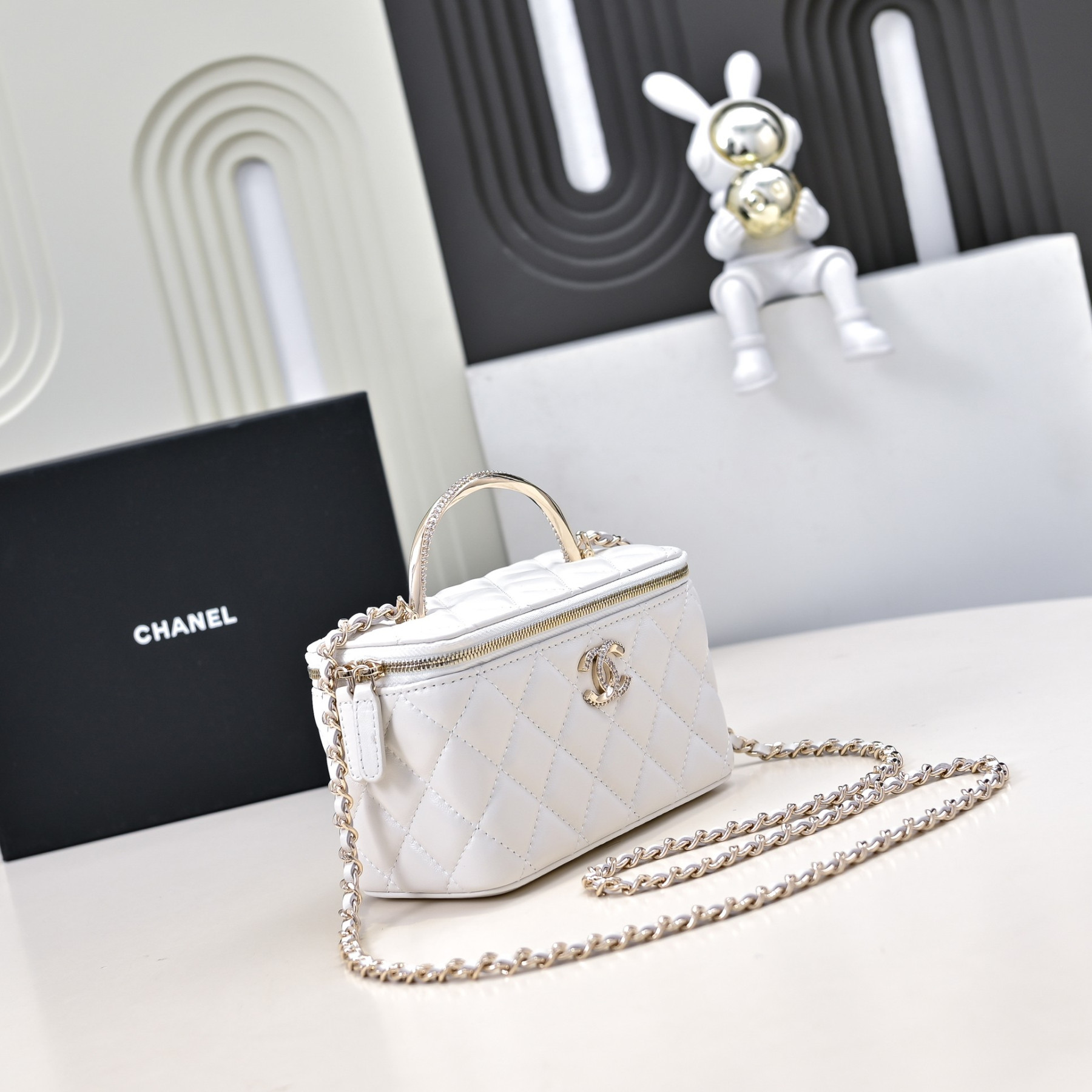 Ch**el Clutch With Chain 17cm