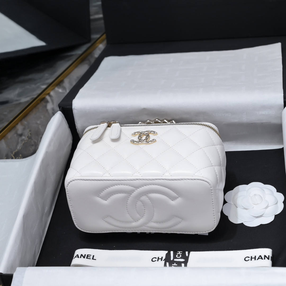 Ch**el Clutch With Chain 10x16x8cm