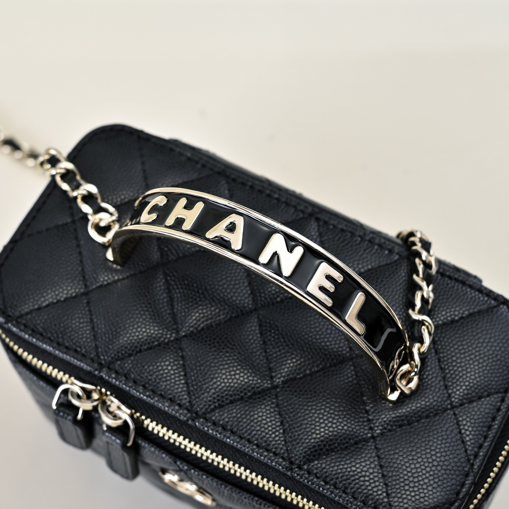 Ch**el Clutch With Chain 10x16x8cm