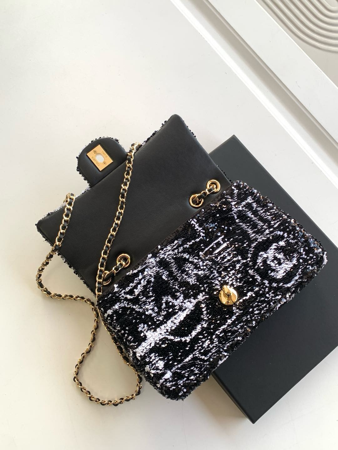 Ch**el Flap Bag 14x21x8cm