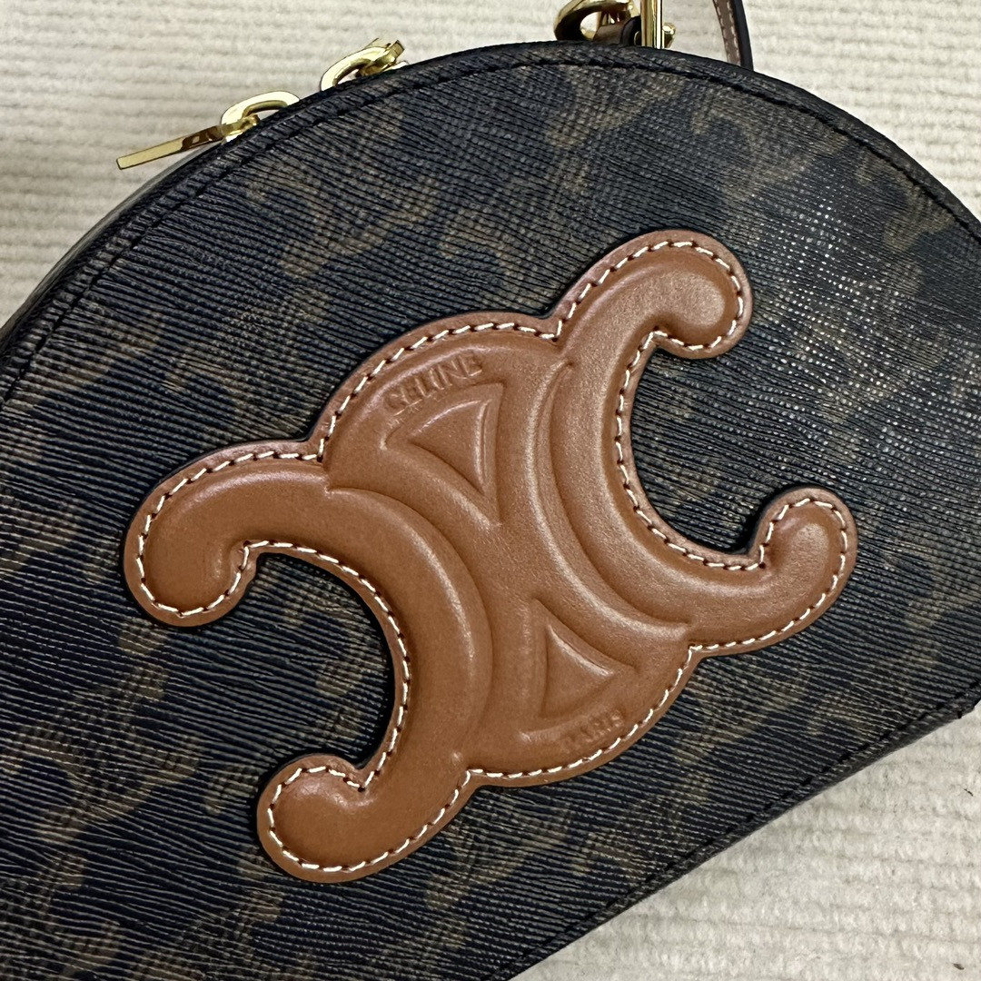 Ce1i*e HALF MOON CASE IN triomphe canvas and calfskin 17.5x12x6cm
