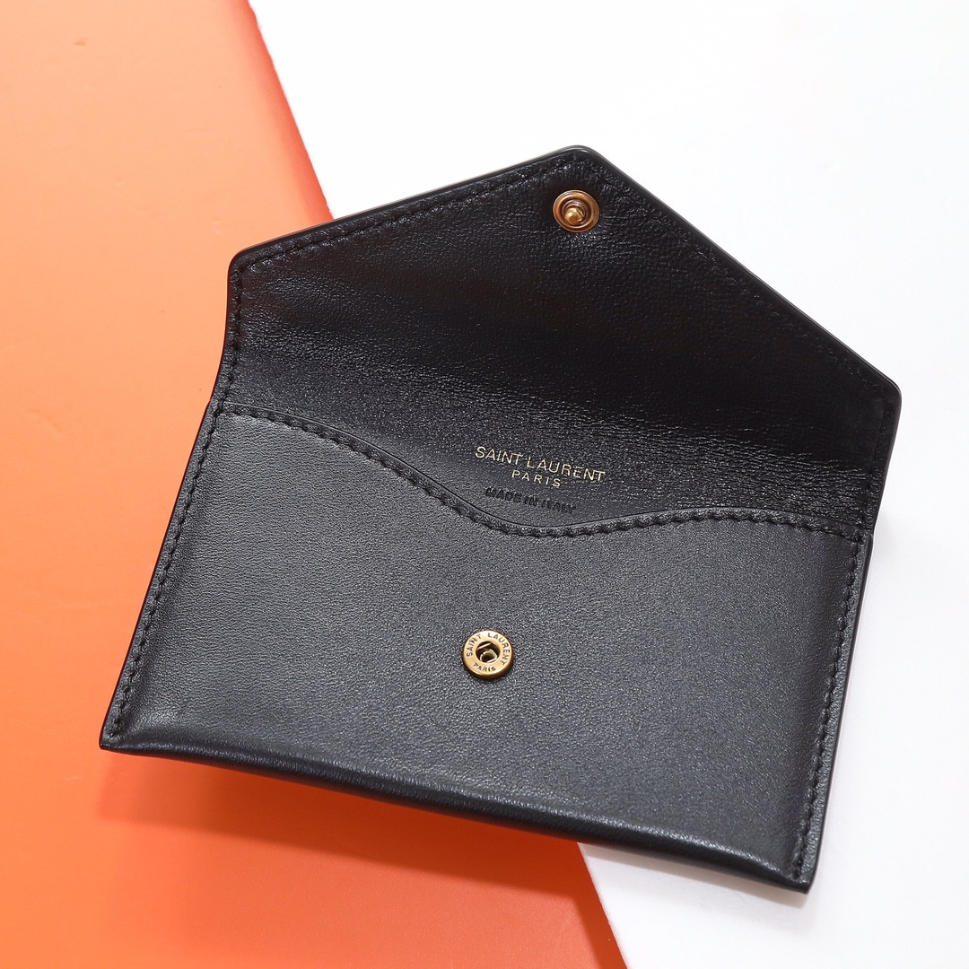 Y51 LOULOU small in MATELASSÉ lambskin 24x14x6cm