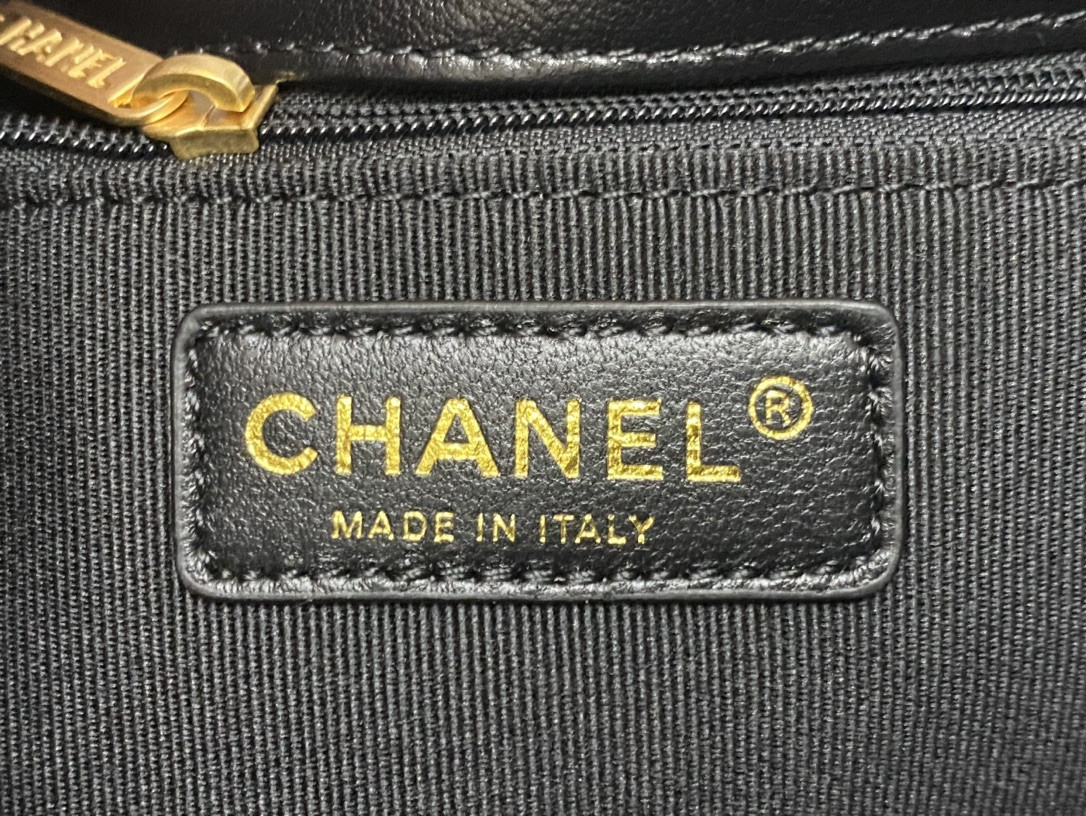 Ch**el Hobo Handbag 21x27x4.5cm