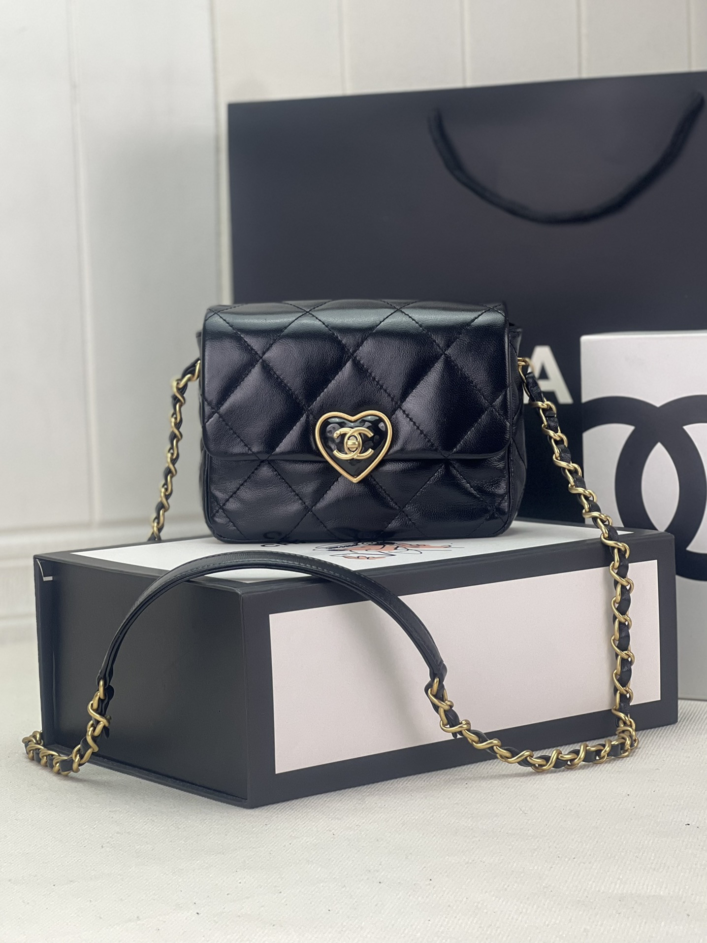 Ch**el FLAP HANDBAG CF 18x13.5x5.5cm