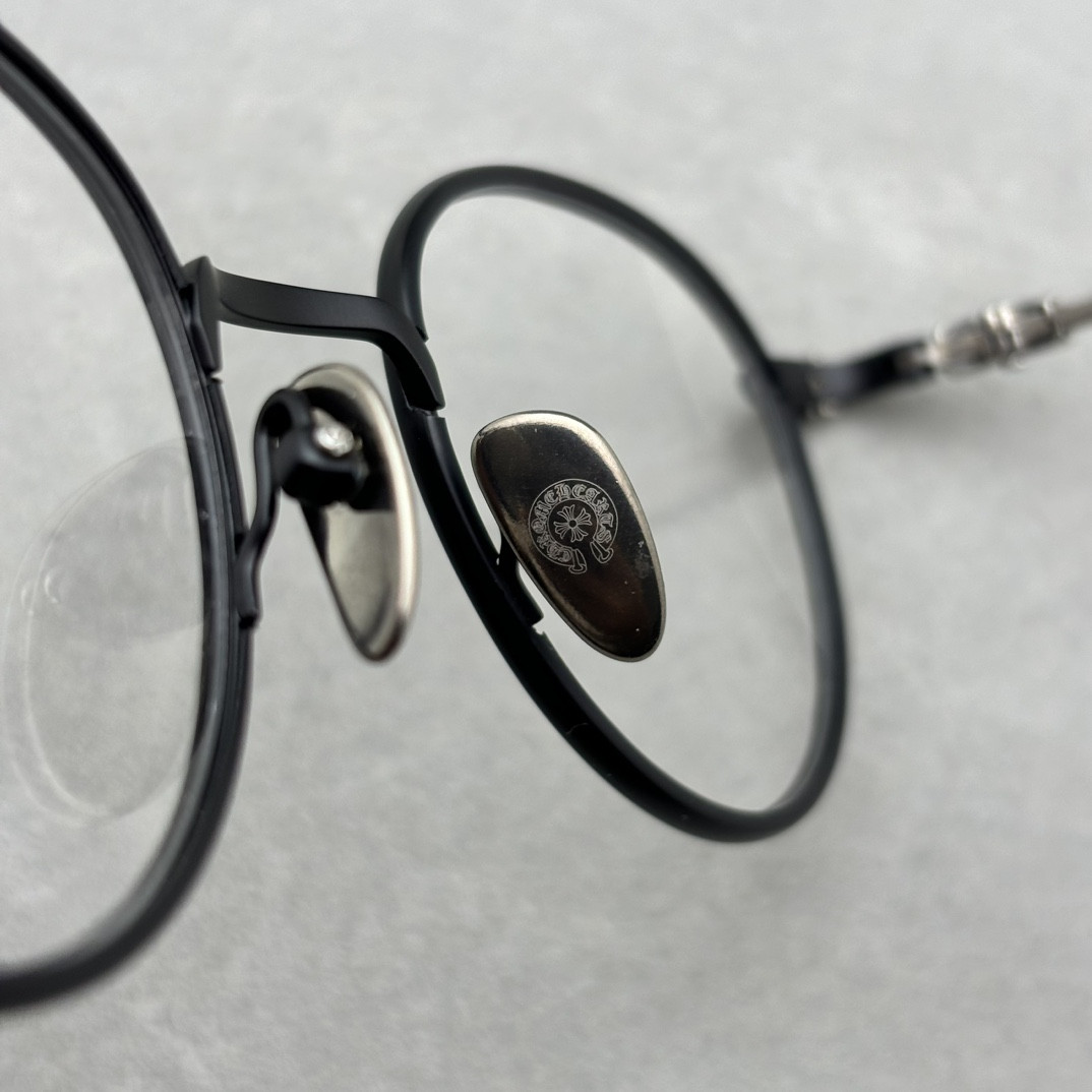 Ch*0me He**ts Glasses MBKAS 48-22-143
